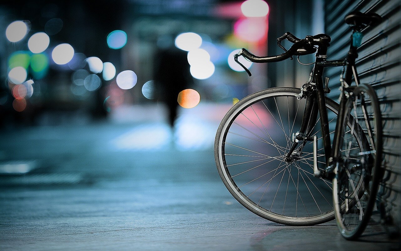 Featured Post Image - Disfruta del mundo sobre ruedas. Viaja en bicicleta